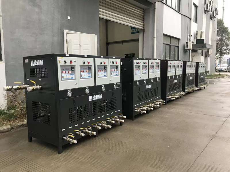 三機(jī)一體模溫機(jī)應(yīng)用于橡膠、PC耐力板壓延生產(chǎn)